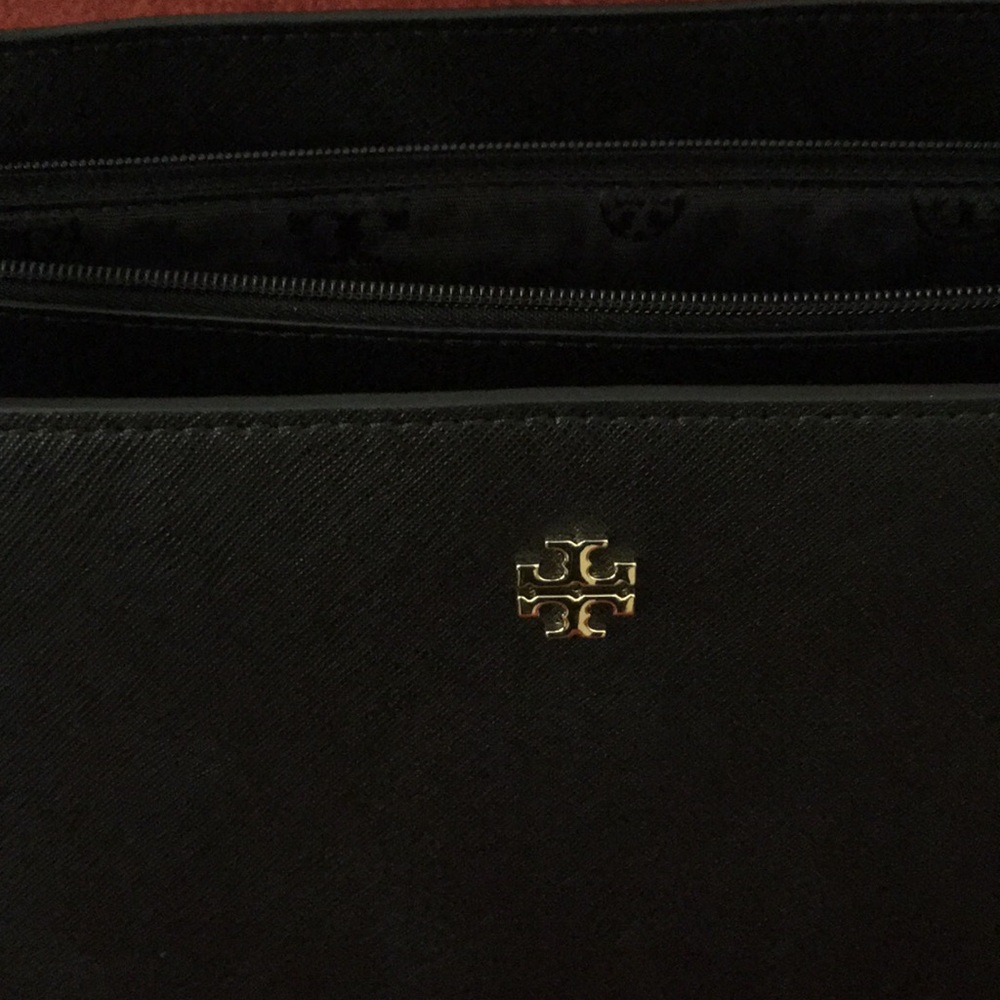 SOLD 😊NEW TORY BURCH YORK  Leather Tote in Black - Picture 5 of 5